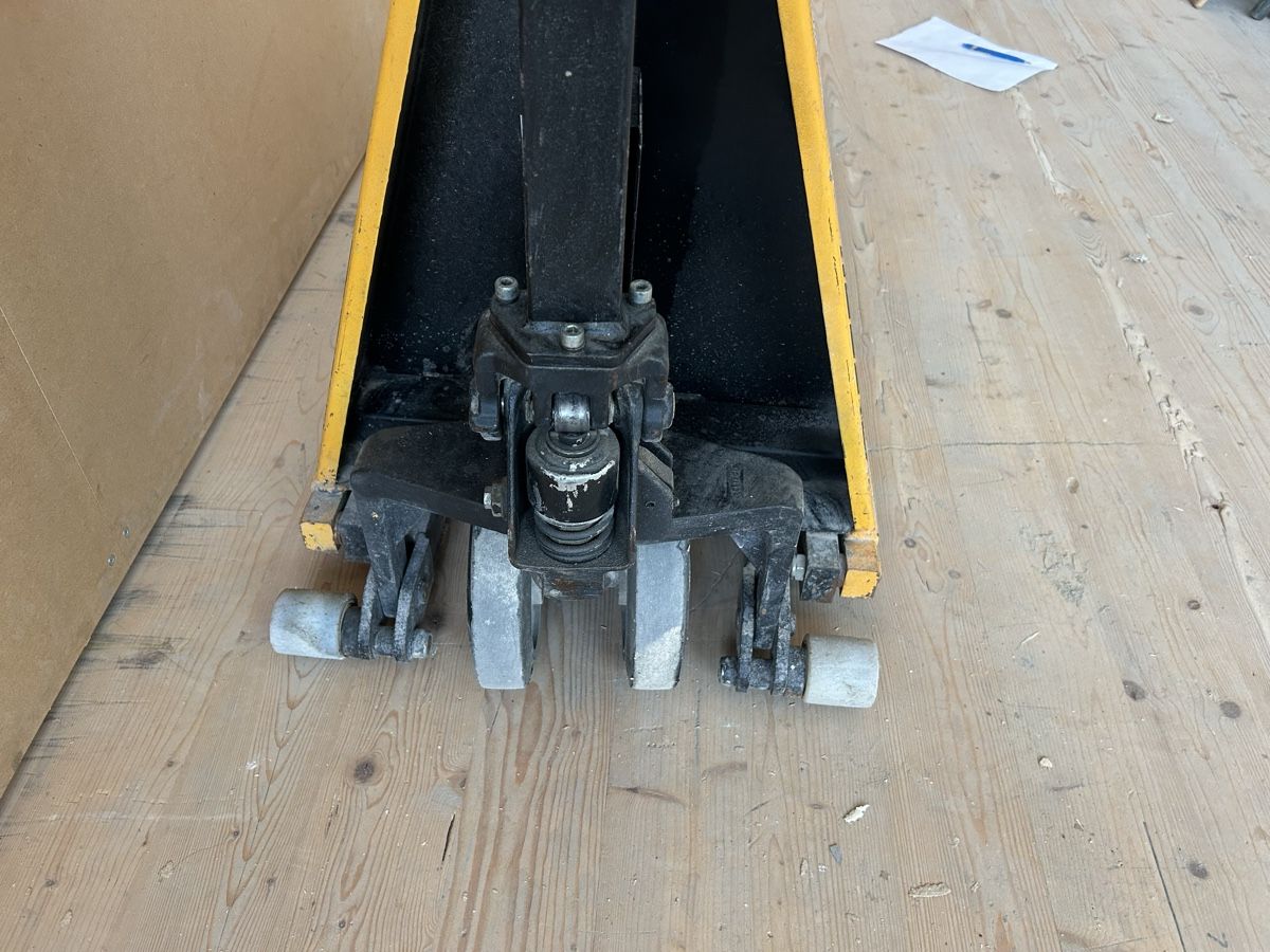 Gabelstapler & Hubwagen: Hubwagen mit Scherenhub, Tragkraft 1000 kg – Gebraucht aus Elgg von  3