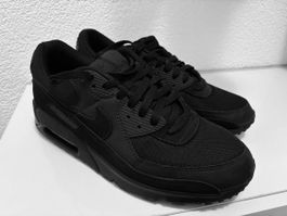 Nike Air Max 90 Herren Schuhe Schwarz Grösse 44,5 NEUWERTIG