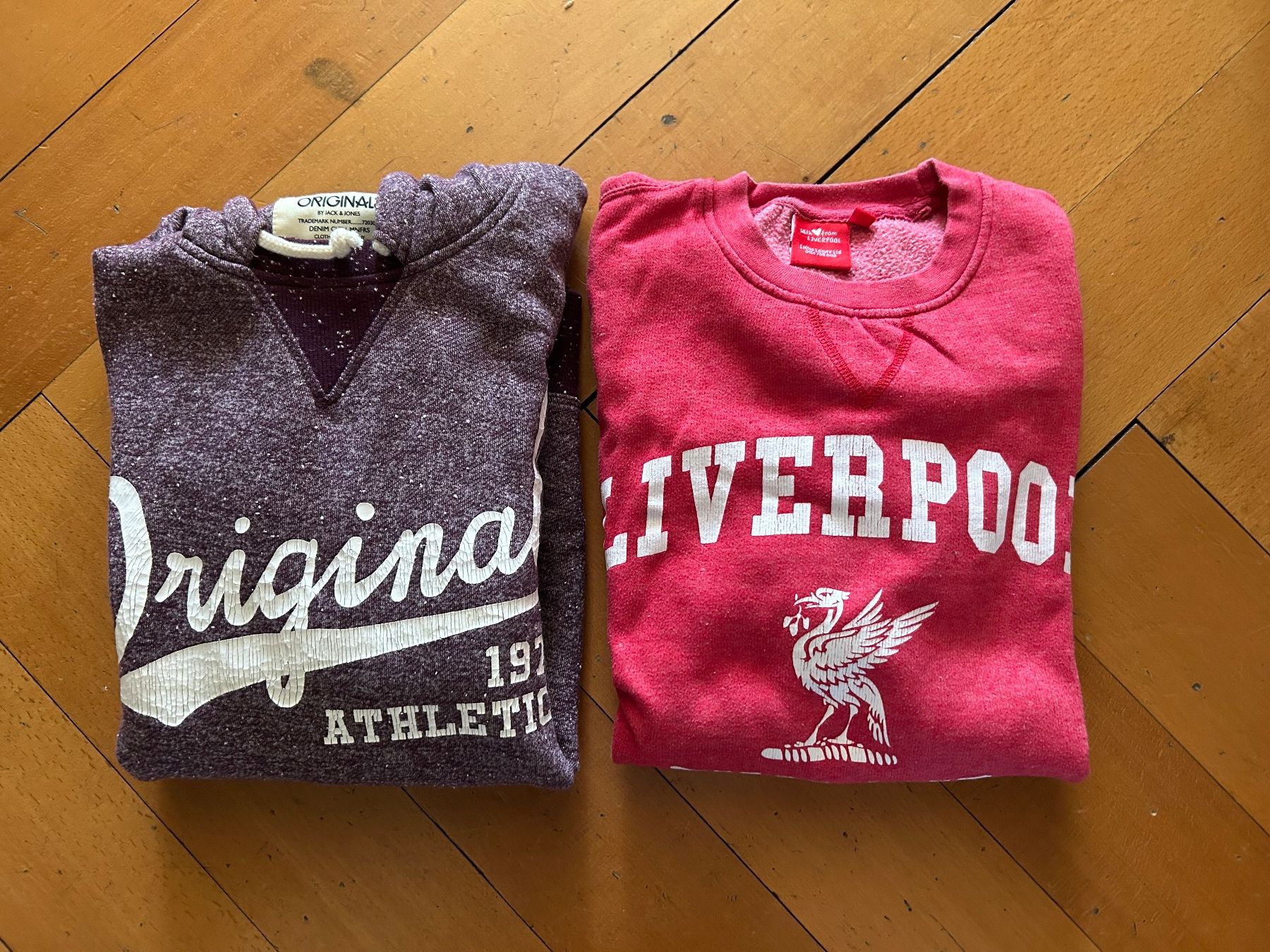 Lotti di vestiti: 2 Pullis FC Liverpool/ Jack & Jones Gr. M & L – Usato da Rorschacherberg venduto da Svebe