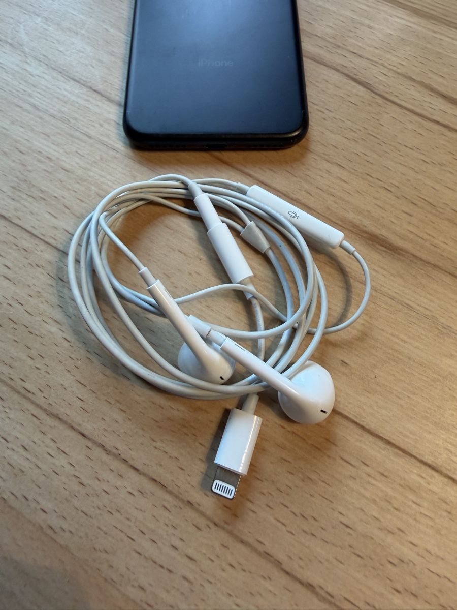 Apple Handys / Smartphones: iPhone 7 128GB  – Gebraucht aus Chur von Sim7000 7