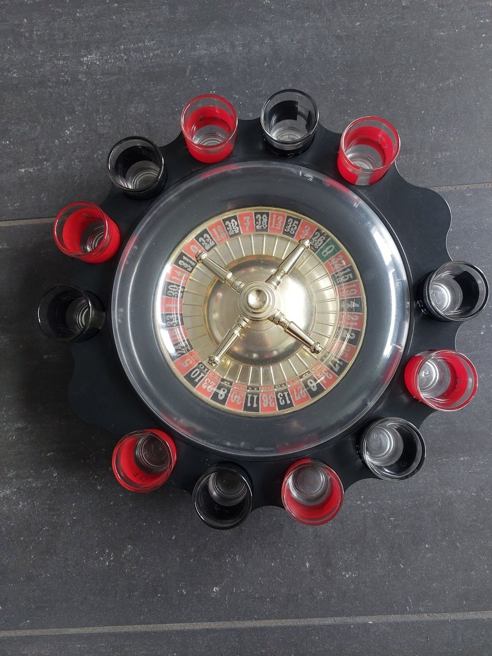 Giochi: Shotglas Roulette – Nuovo (secondo la descrizione) da Siebnen venduto da LastChanc2 1
