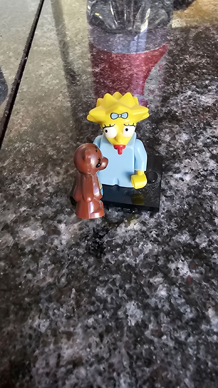 Lego Figuren: Lego Figur - Lisa Simpson mit Teddybär – Neu (gemäss Beschreibung) aus Basel von ros_hc58