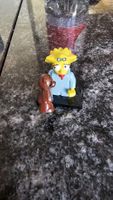 Lego Figur - Lisa Simpson mit Teddybär