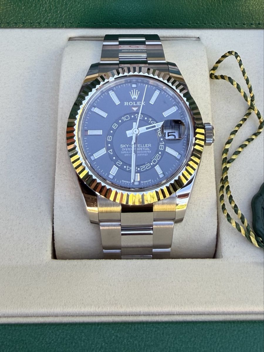 Rolex Montres: ROLEX Sky-Dweller – Neuf avec emballage d'origine à Rothenfluh par Allto72