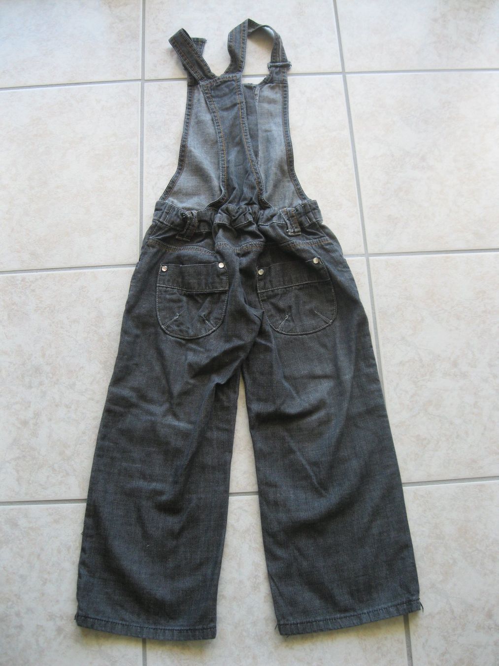 Kleiderpakete & -sets: lot 6 pièces taille 140 – Gebraucht aus vouvry von -tivoli- 3
