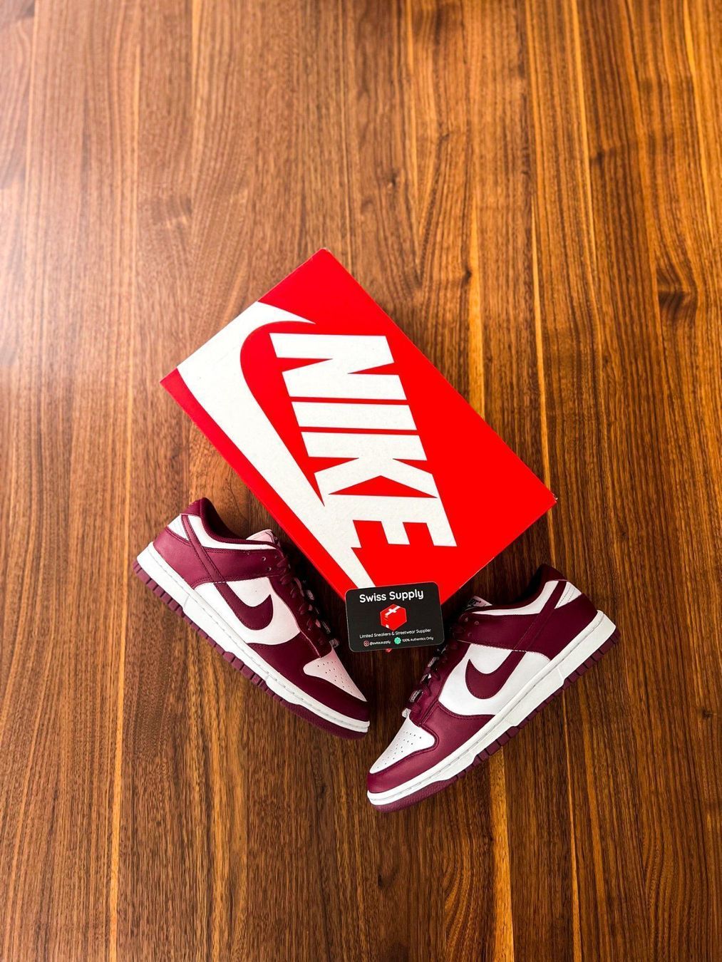 Nike Scarpe da uomo: Nike Dunk Low Bordeaux [EU 42] – Nuovo e nell'imballaggio originale da Spreitenbach venduto da iamxrco