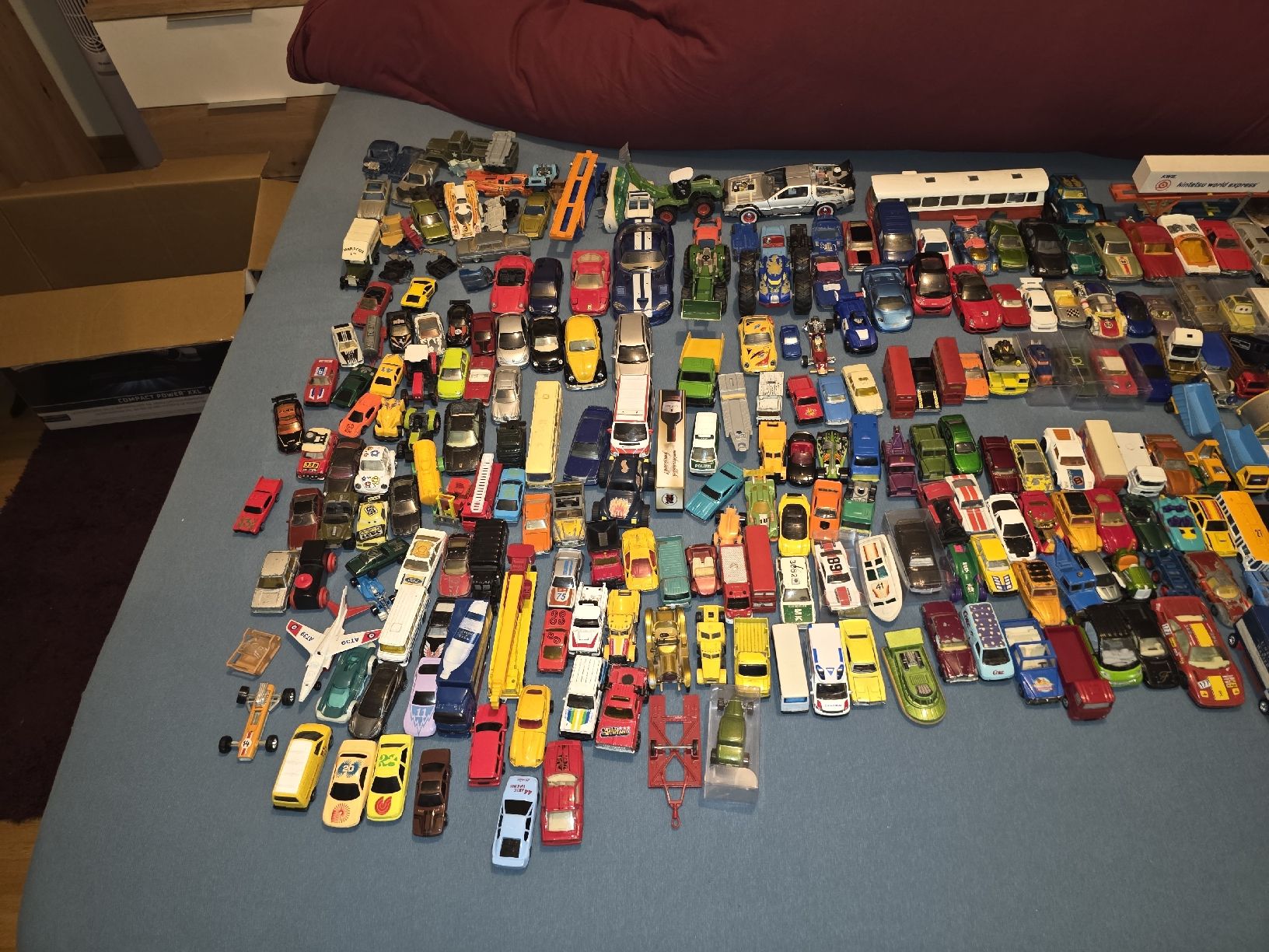 Matchbox Spielzeuge: über 300 Matchbox Hot Wheels Corgi – Gebraucht aus Allschwil von 1902realmadrid 1