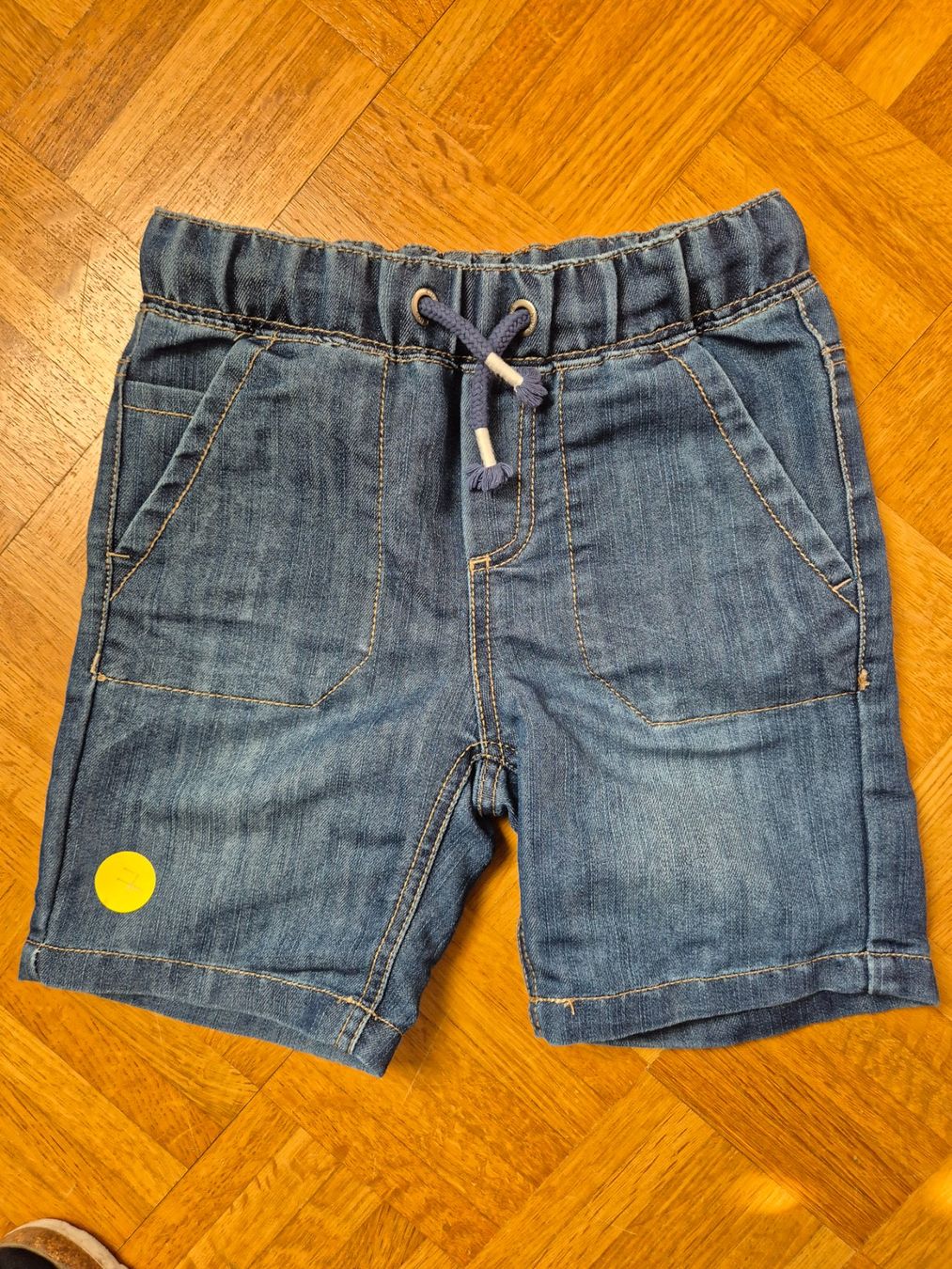 Pantaloni: Jeansshorts, blau,  Gr. 104 – Usato da Dietikon venduto da grafad