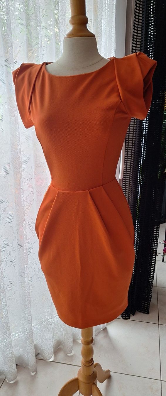 Kleider: Robe orange 38 – Gebraucht aus St-Triphon von Jldr0