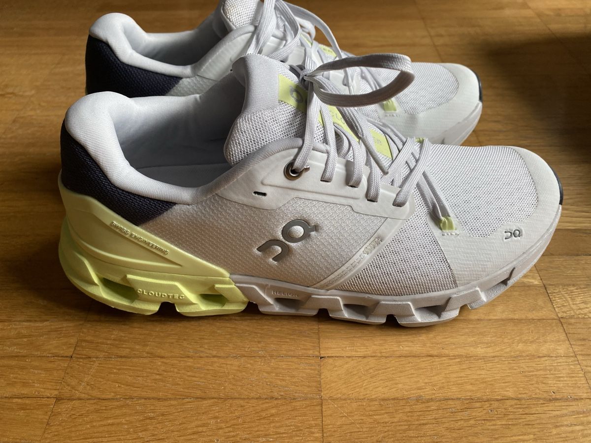 Scarpe da uomo: On Cloudflyer 4 Grösse 42.5 – Nuovo (secondo la descrizione) da Stäfa venduto da Clandestino04