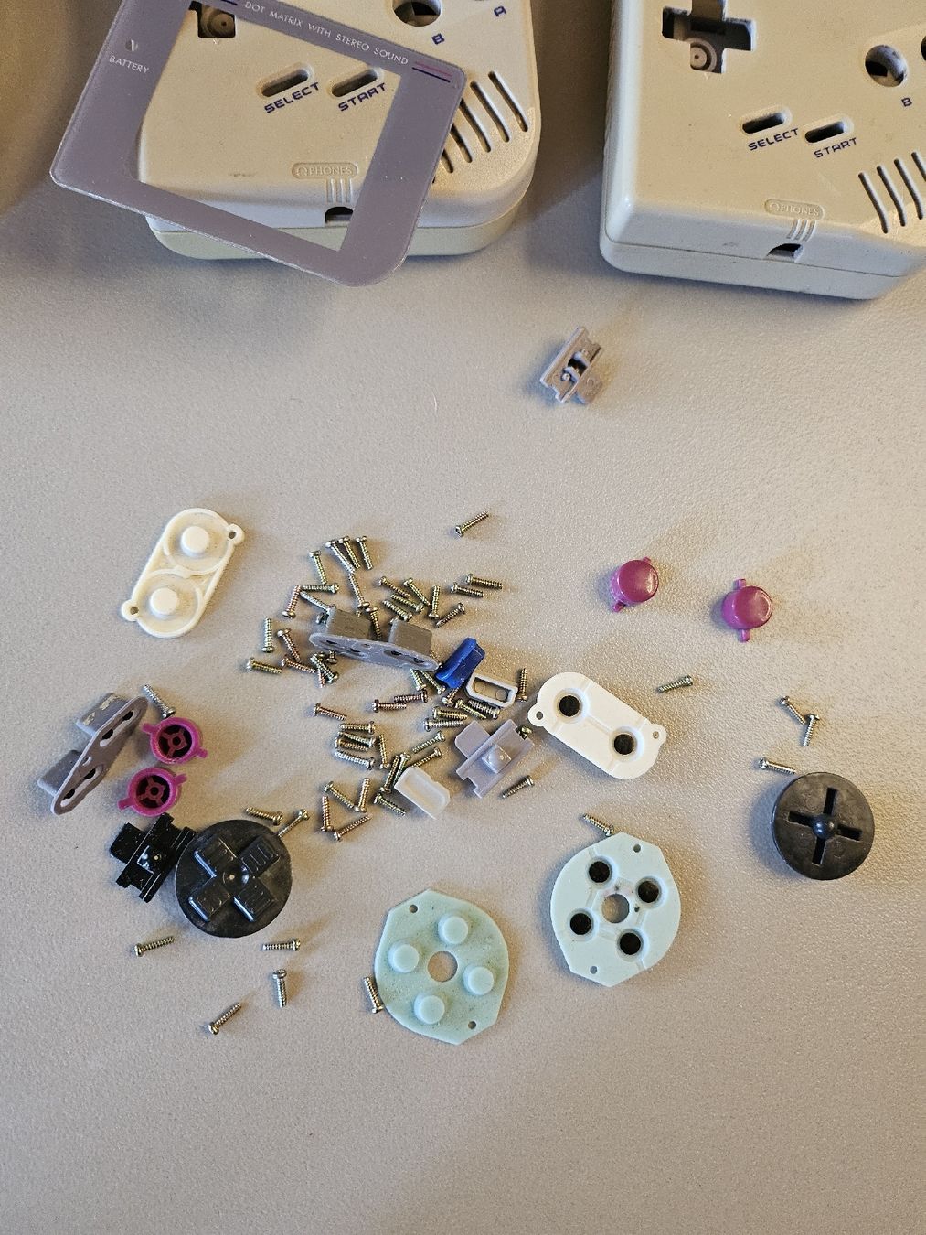 Nintendo Console: 3x Gameboy Ersatzteile und Cases  – Difettoso da St. Gallen venduto da Cocos_Ricardo 3