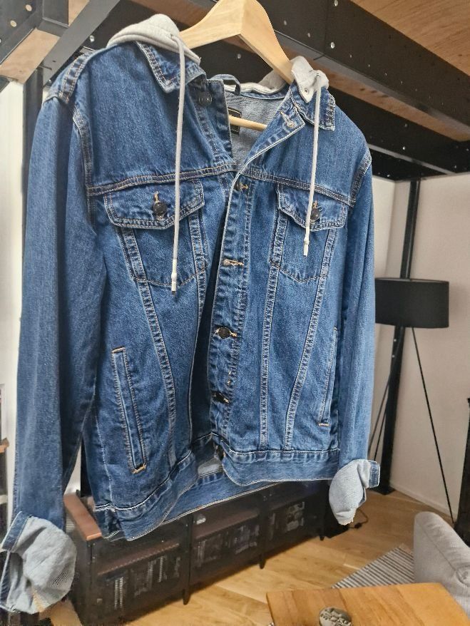 Siksilk Giacche: Veste Jeans à capuche Siksilk – Usato da Vallorbe venduto da kimi.75