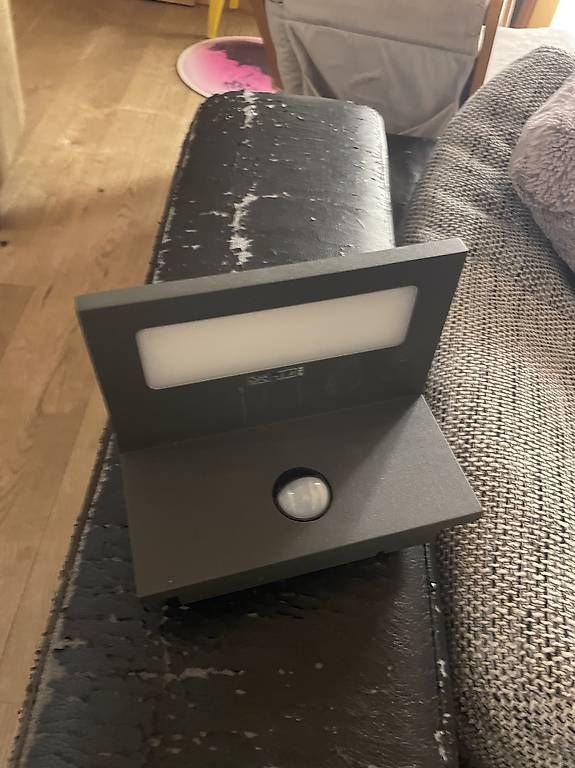 Lampade: Lampe led avec détecteur – Usato da Haute-Nendaz venduto da gregalther