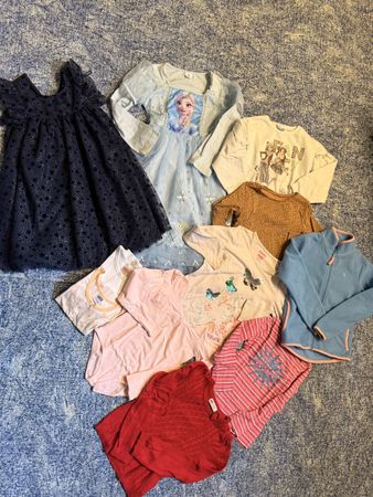 Paket Kleider für Mädchen 122/128