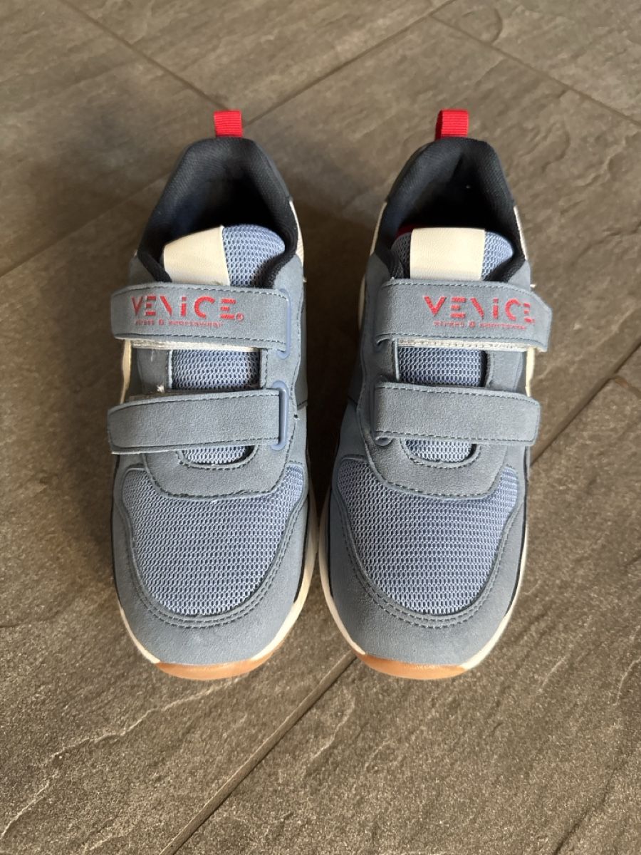Chaussures garçon: Neue Sneakers Gr. 35 – Neuf (Voir description) à Frauenkappelen par leola1973