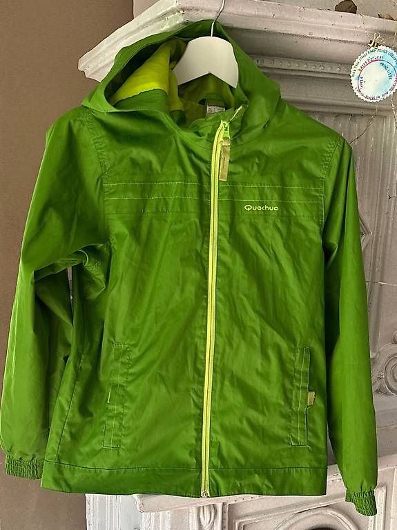 Giacche: Regenjacke mit toller Farbe – Usato da Flüh venduto da Scheia