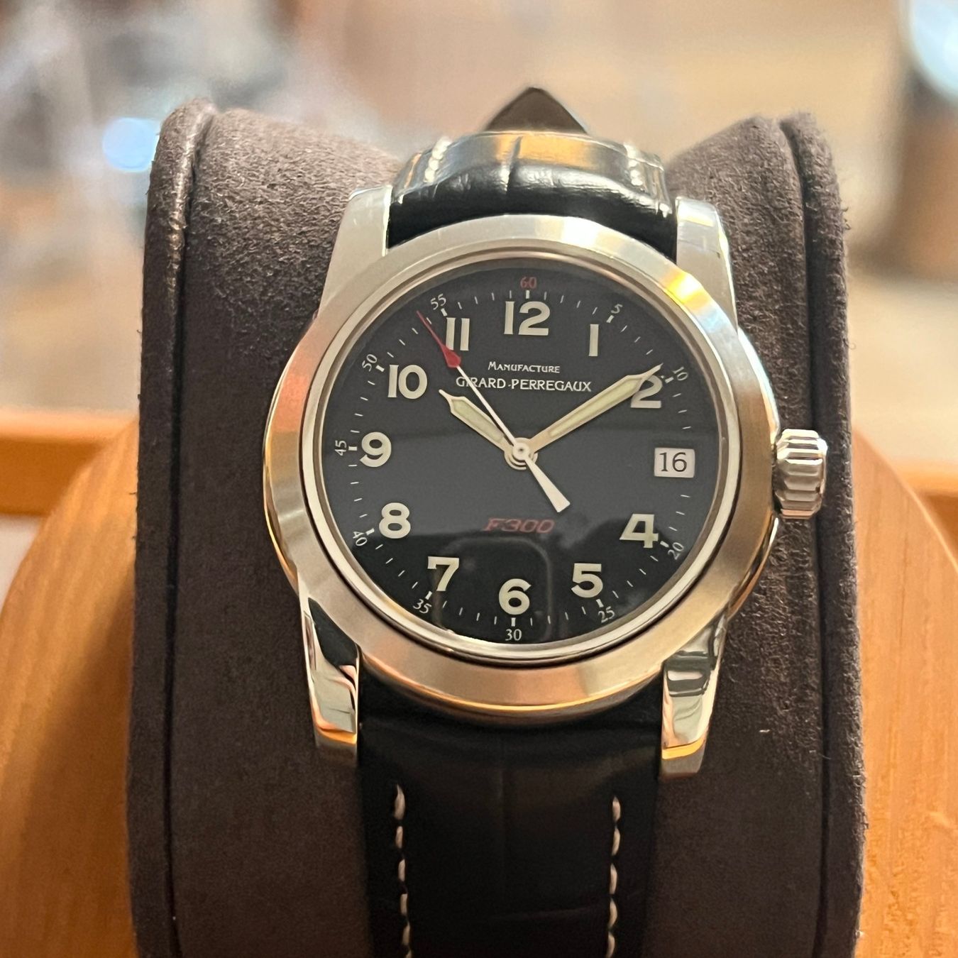 Girard-Perregaux Orologi: FLASH SALE Girard-Perregaux Ferrari Automatic Date 8025 – Usato da Carouge GE venduto da Watchaser
