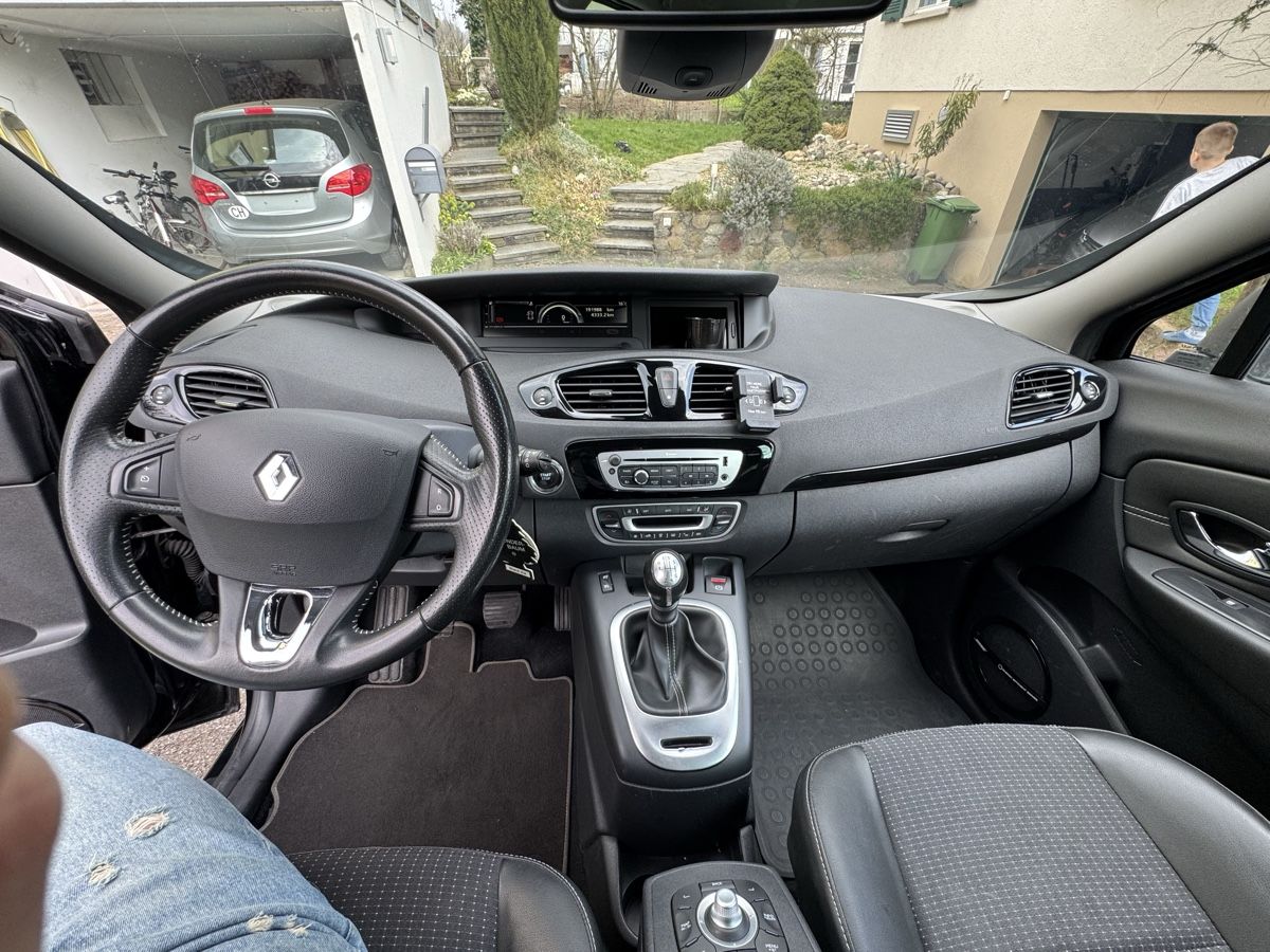 Renault Automobili: Renault Grand Scenic – Usato da Umiken venduto da Sen_x2tw 6
