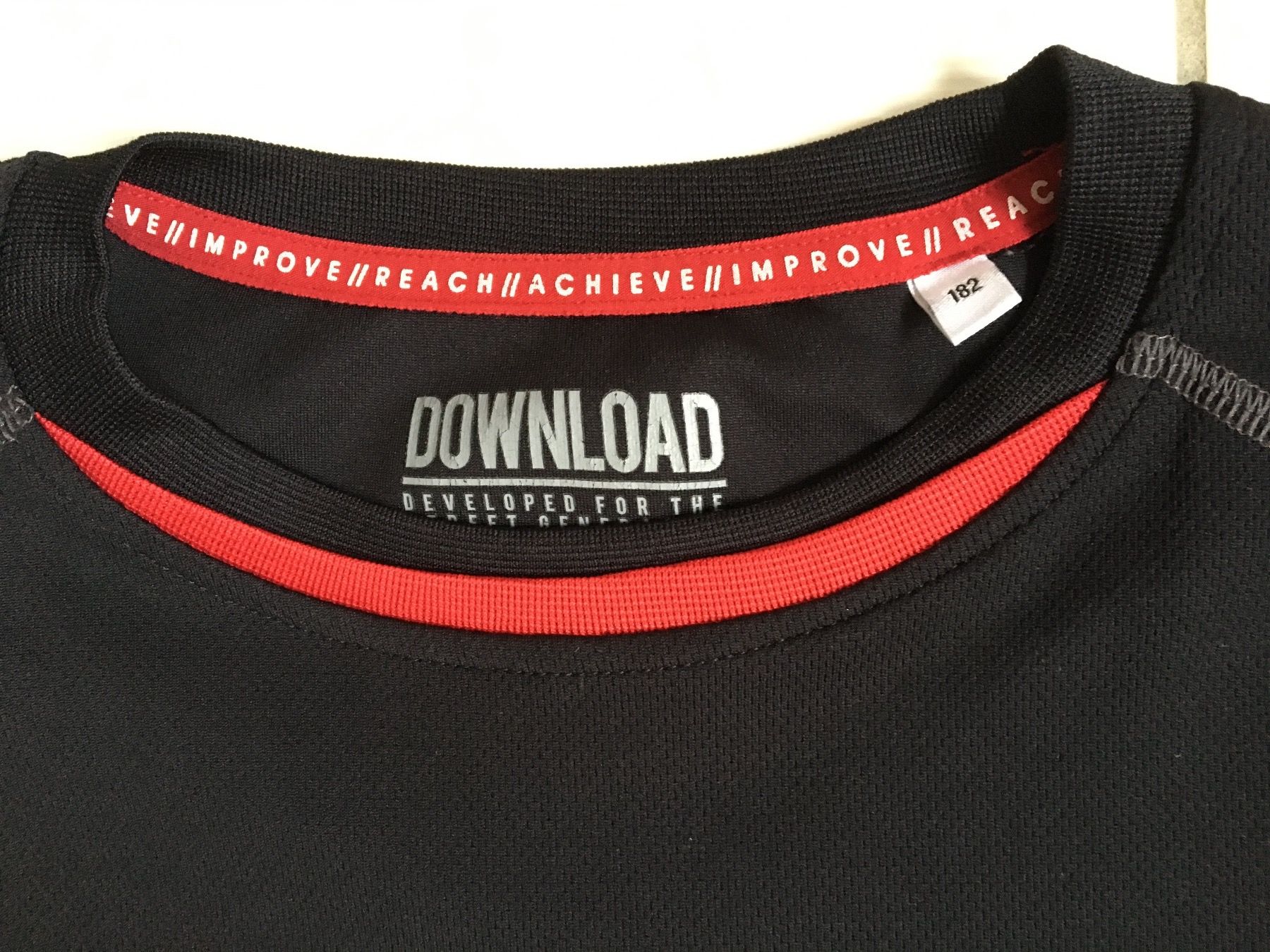Chemises, T-shirts & Polos: T-Shirt 182 – D'occasion à Arth par Vrecam51 1