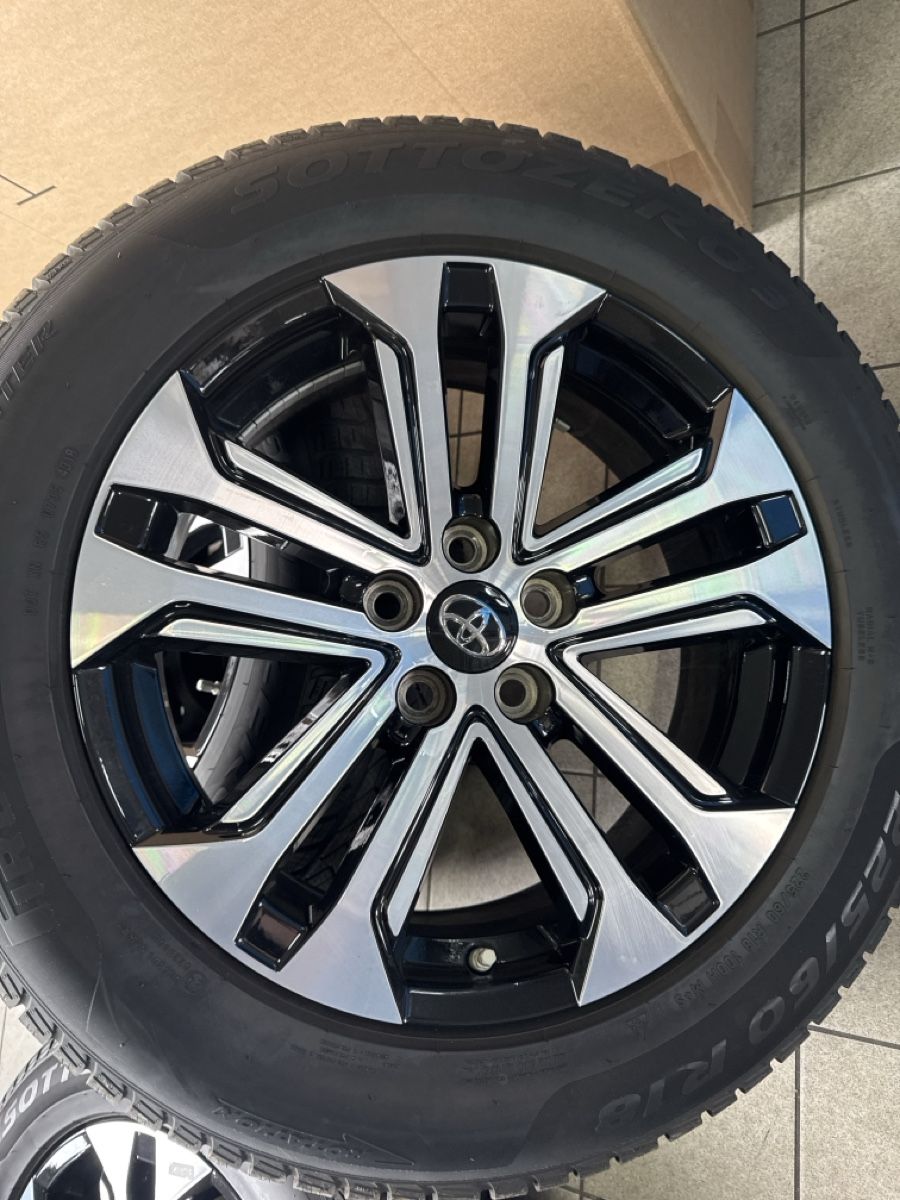 Pneumatici & Ruote complete: Toyota Rav 4 Winterkompletträder  – Usato da Oftringen venduto da lar_569b 3