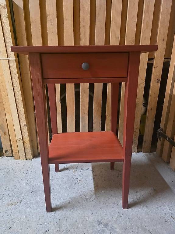 Ikea Nachttische: Table de chevet Ikea HEMNES – Gebraucht aus Versoix von Leana8