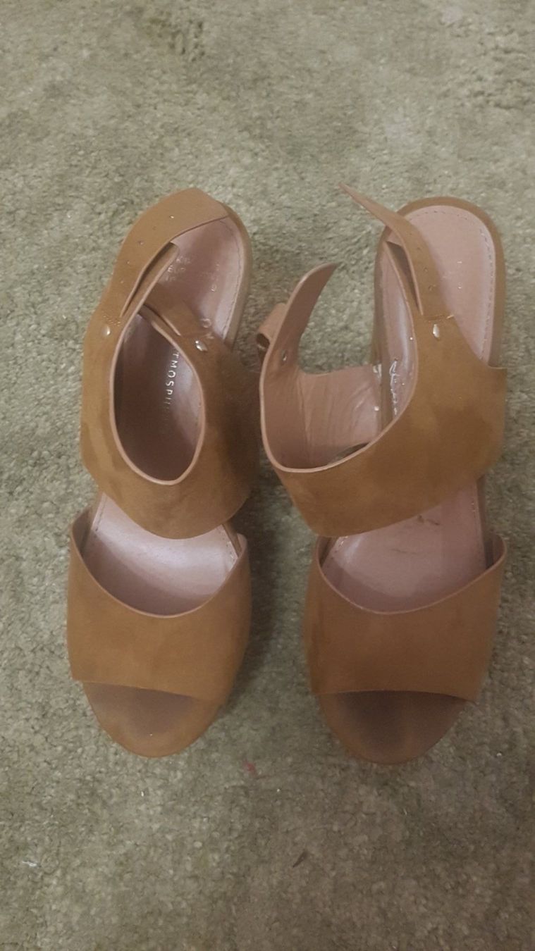 Chaussures femmes: Sandalen Gr.40 – D'occasion à Schöfflisdorf par CrRG21 1