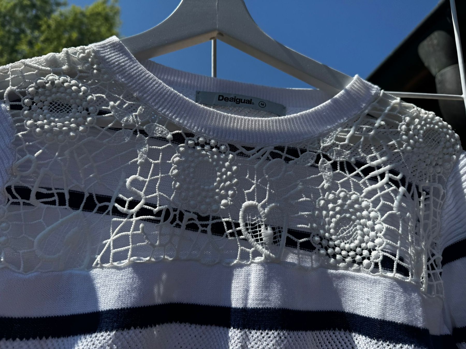 Desigual Maglioni & Felpe: Desigual Pullover mit Lochstickerei, Gr.M – Usato da Egg b. Zürich venduto da Brocki_Insel_Egg 2
