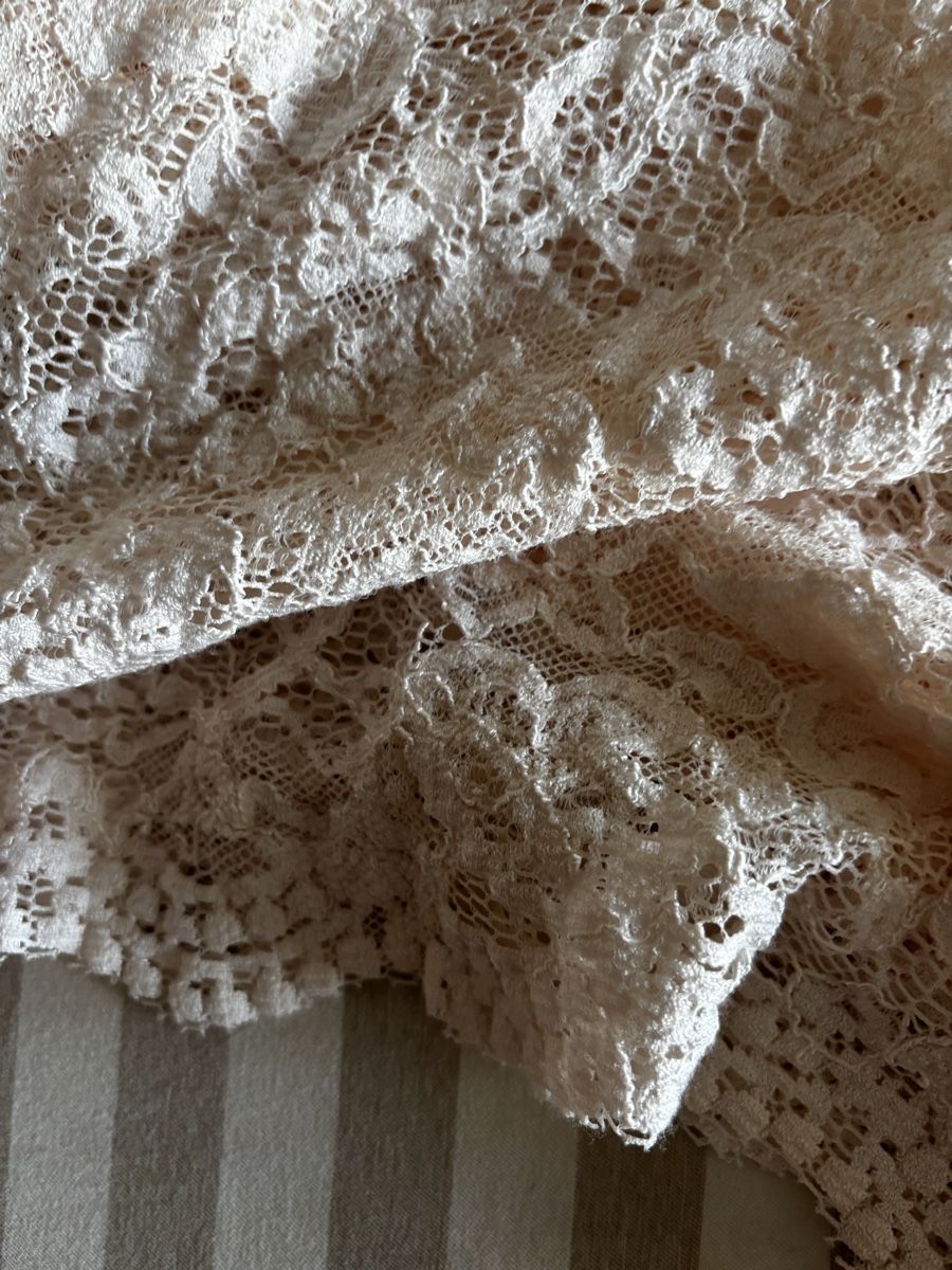 Kleider: Kleid Spitze beige Grösse M – Gebraucht aus Salenstein von Silly...0 8