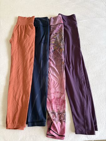 Damen Leggings 4er Set bunt Grösse S/M gute Kondition
