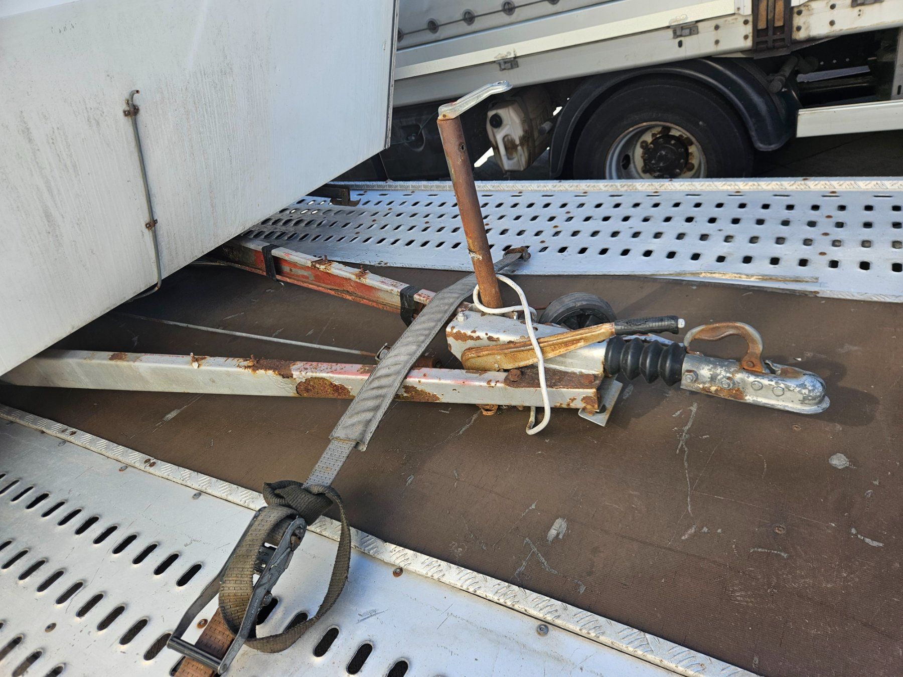 Veicoli da campeggio: Wohnmobil – Usato da Russikon venduto da RemiCars 2