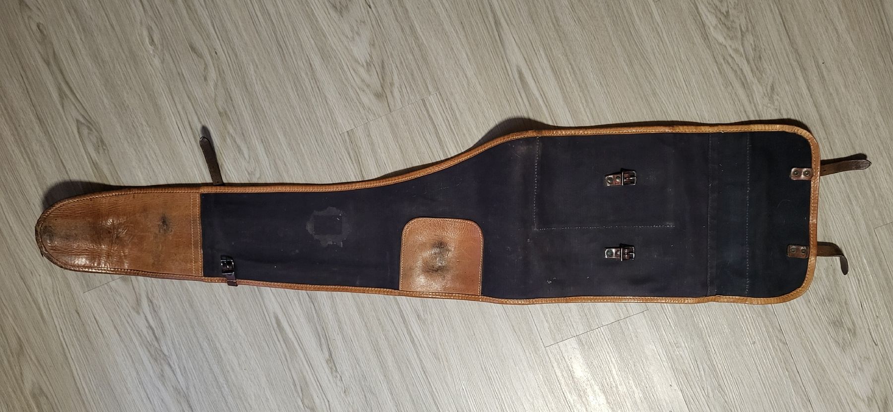 Armée suisse Sacs: Versandtasche Schweizer Armee  – D'occasion à Sachseln par Nagelschuh 1