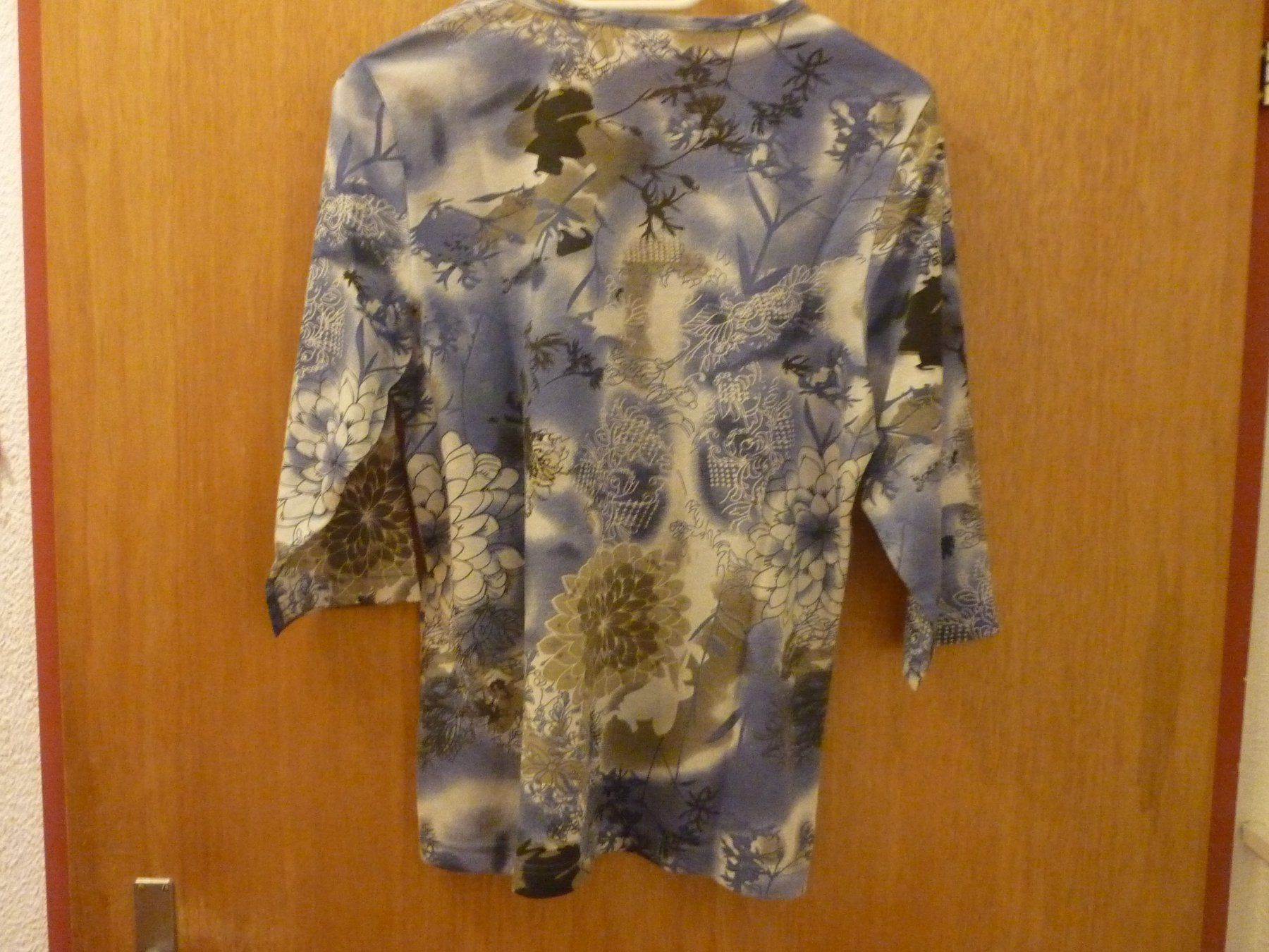 T-shirt: T-Shirt 3/4 – Usato da Vaduz venduto da red94angel 1