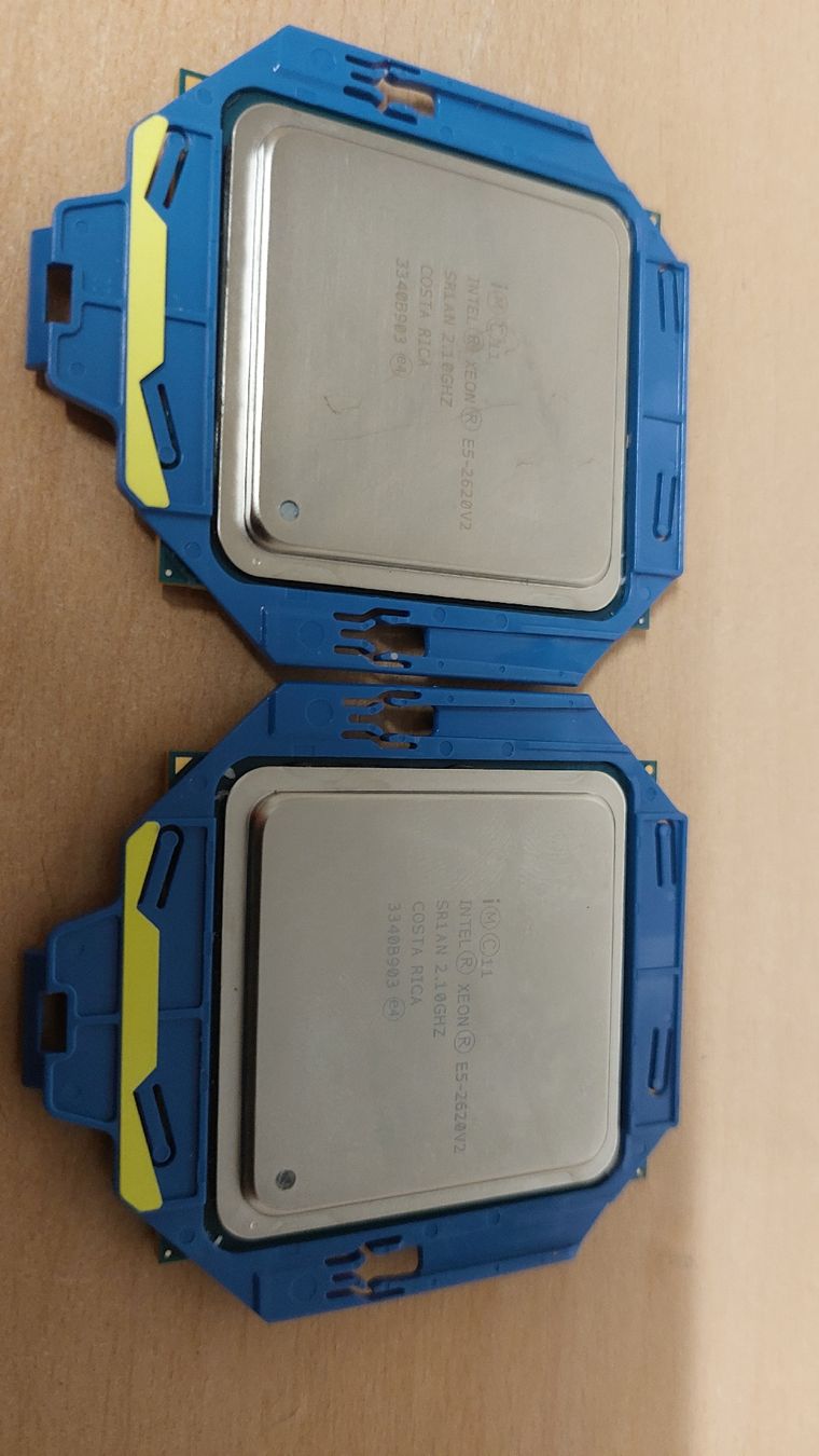 Intel Componenti elettronici: 2 x Intel Xeon E5-2620 V2  – Usato da Hinteregg venduto da Amerizium