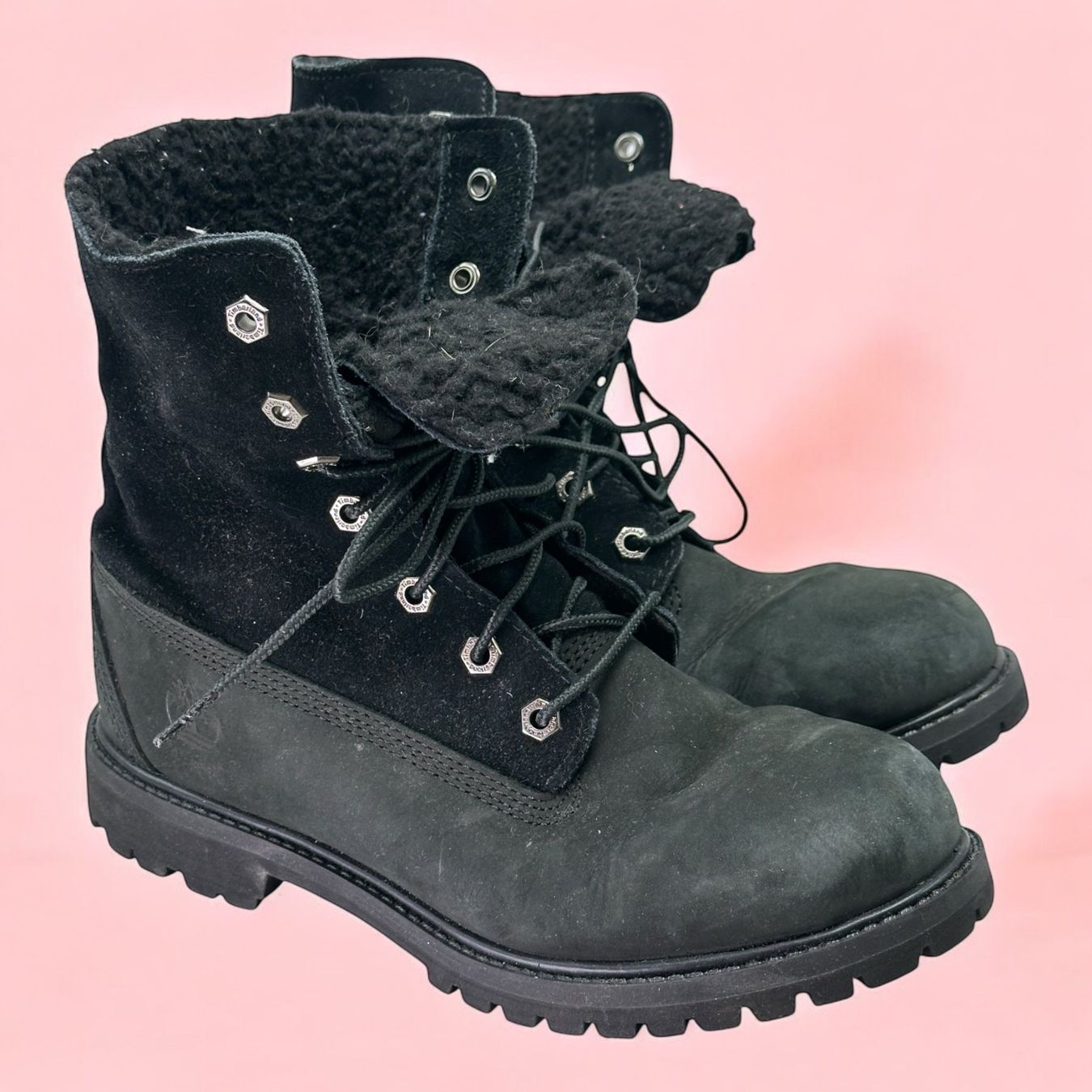 Timberland Chaussures hommes: Bottines Timberland fourrées noires. Pointure 37.5 – D'occasion à Morges par DidisLuxeFinds