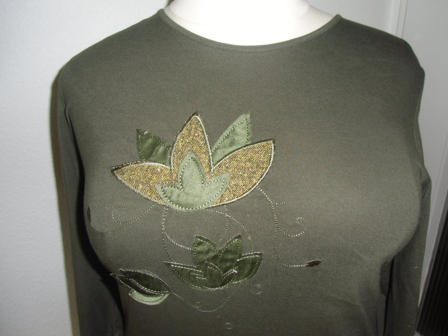 T-Shirts: T-shirt vert olive T. 44 – Neu (gemäss Beschreibung) aus Marin-Epagnier von Madja 1
