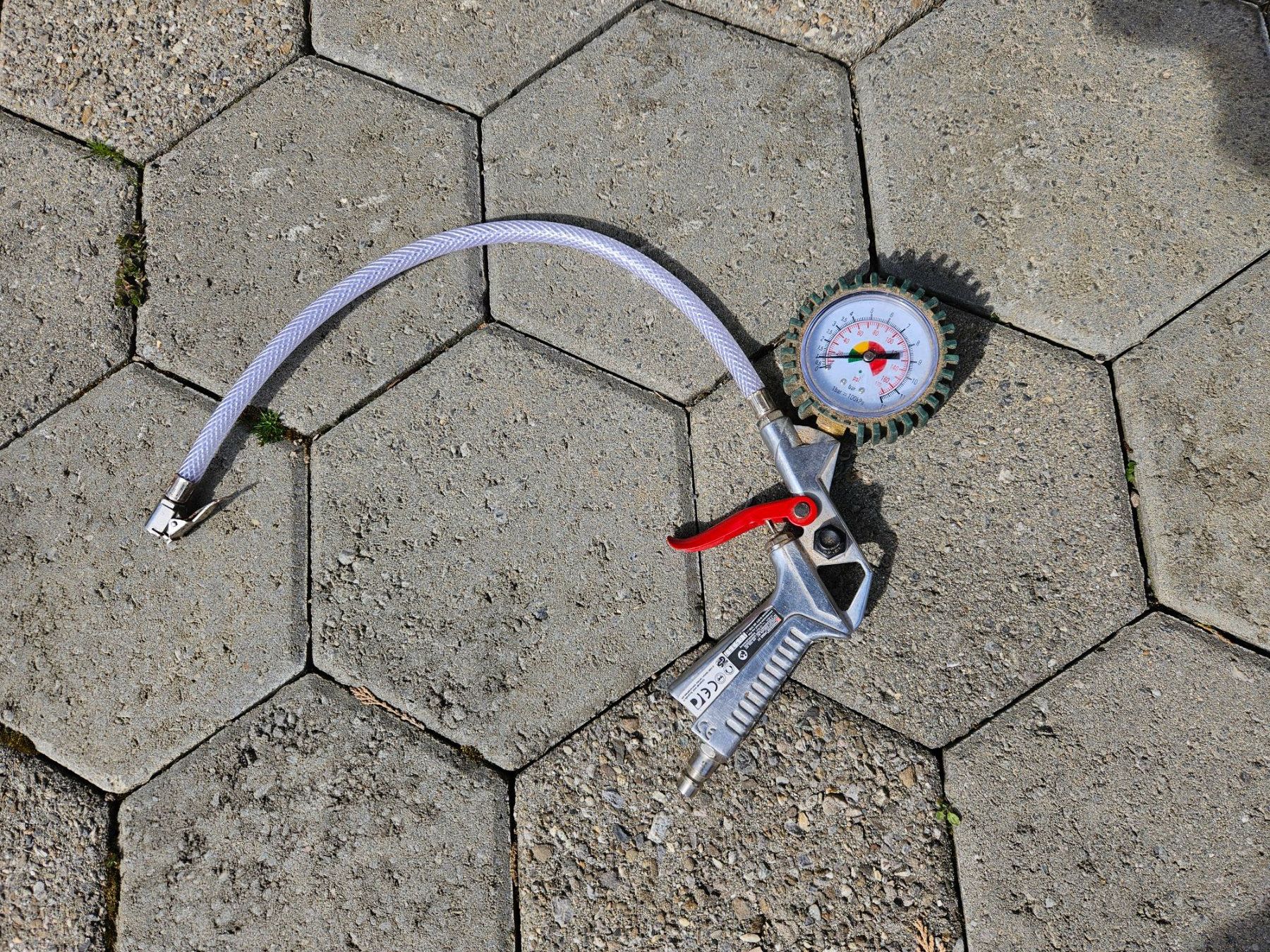 Parkside Tutti gli attrezzi: Parkside Druckluftpistole mit Mamometer. – Usato da Flamatt venduto da 22oderso 1