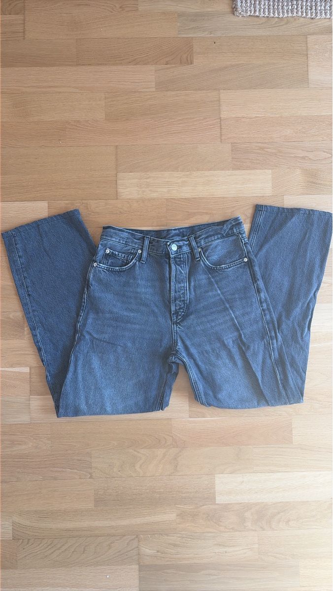 Massimo Dutti Jeans: Massimo Dutti grau Used Look Grösse 38 – Usato da Aarburg venduto da Petite-closet-Loop
