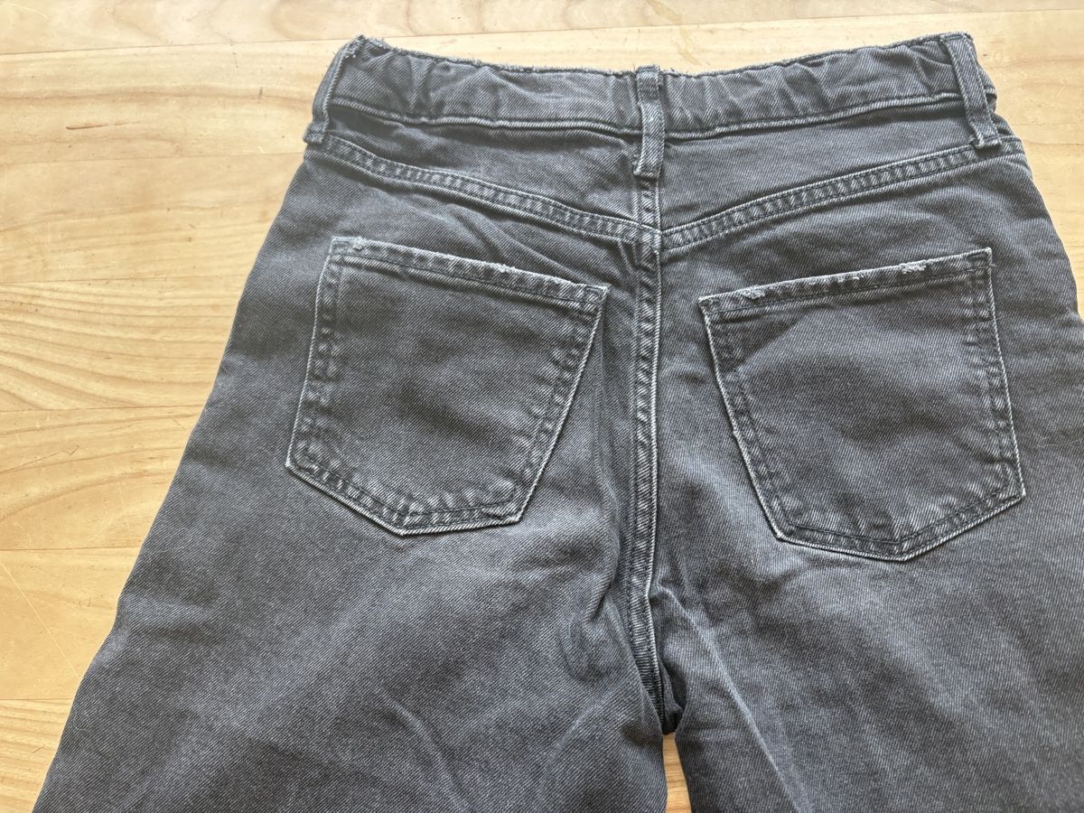 H&M Hosen: Jeans H&M 146 cm – Gebraucht aus Bergdietikon von Marineh2004 3