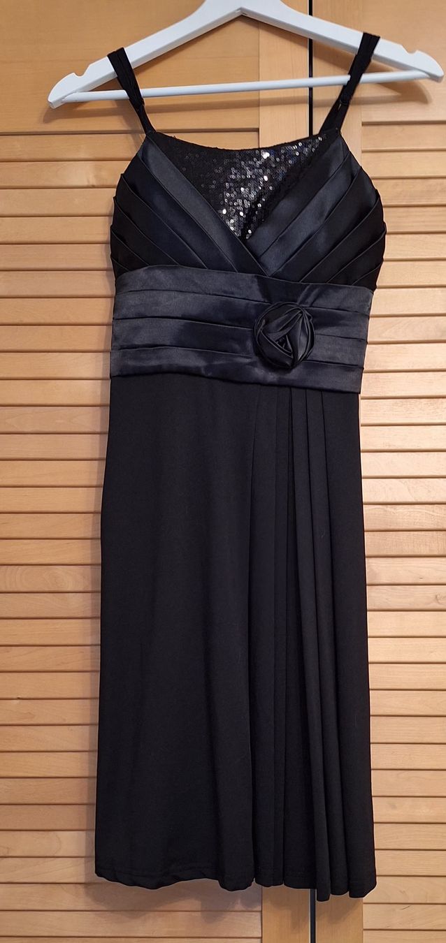 Vestiti: festliches Viskosekleid Gr.38 – Usato da Oberrindal venduto da tauri1