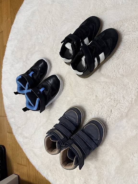 Chaussures garçon: Jungs Schuhe Grösse 26 – D'occasion à Wetzikon ZH par Em_Sa