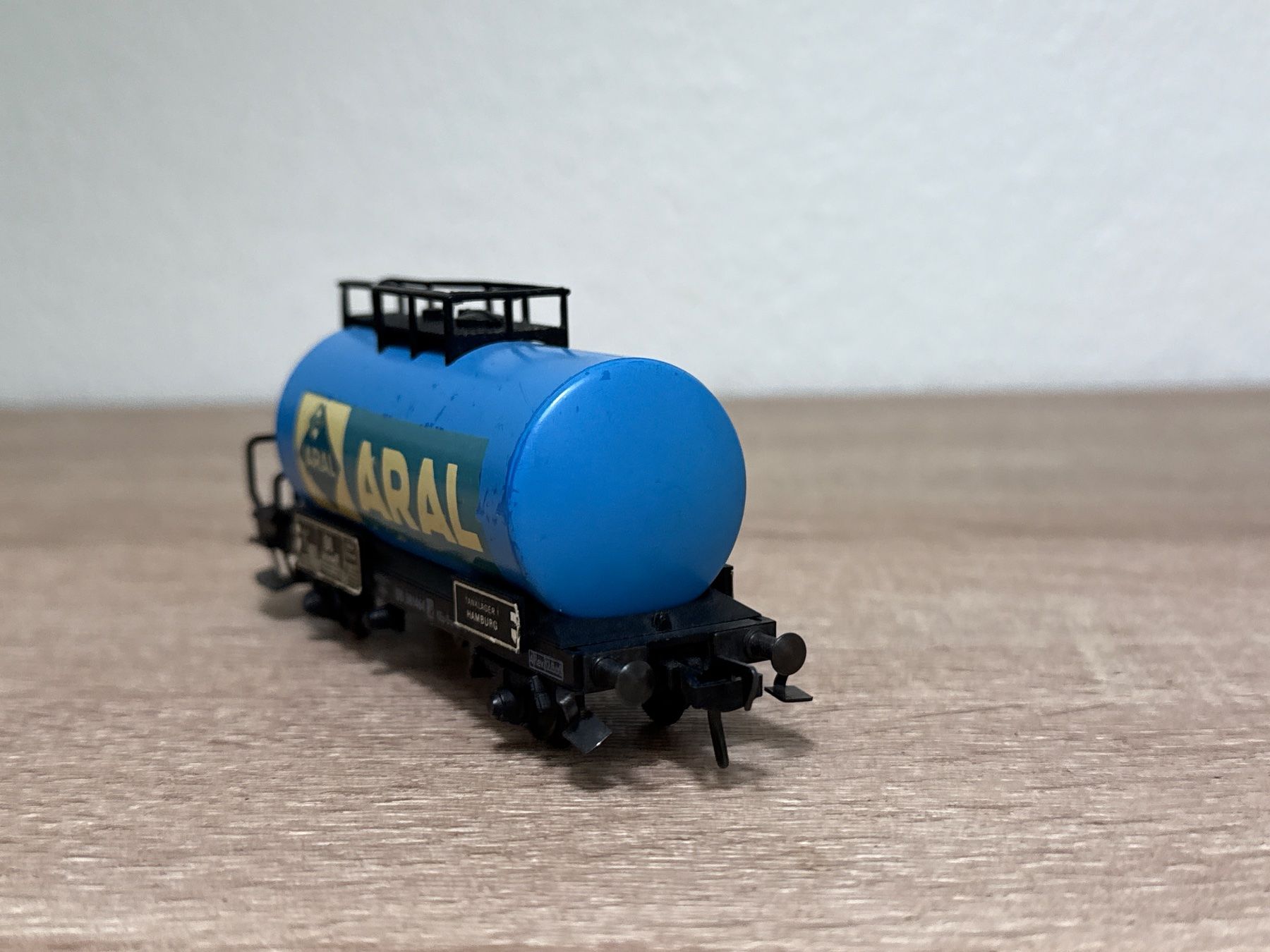 Fleischmann Modellini di ferrovie: Fleischmann ARAL DB H0 (279) – Usato da St-Aubin-Sauges venduto da tantome 3