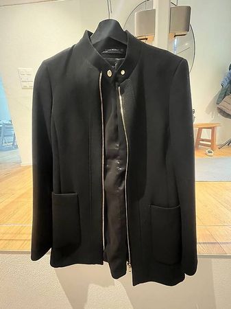 Elegante Zara Woman Jacke, schwarz, Grösse XS – Top Zustand!