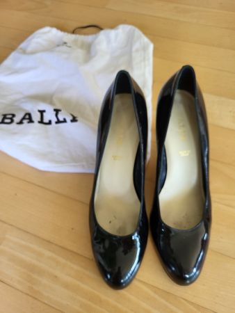 Bally escarpins à talons cuir vernis 41