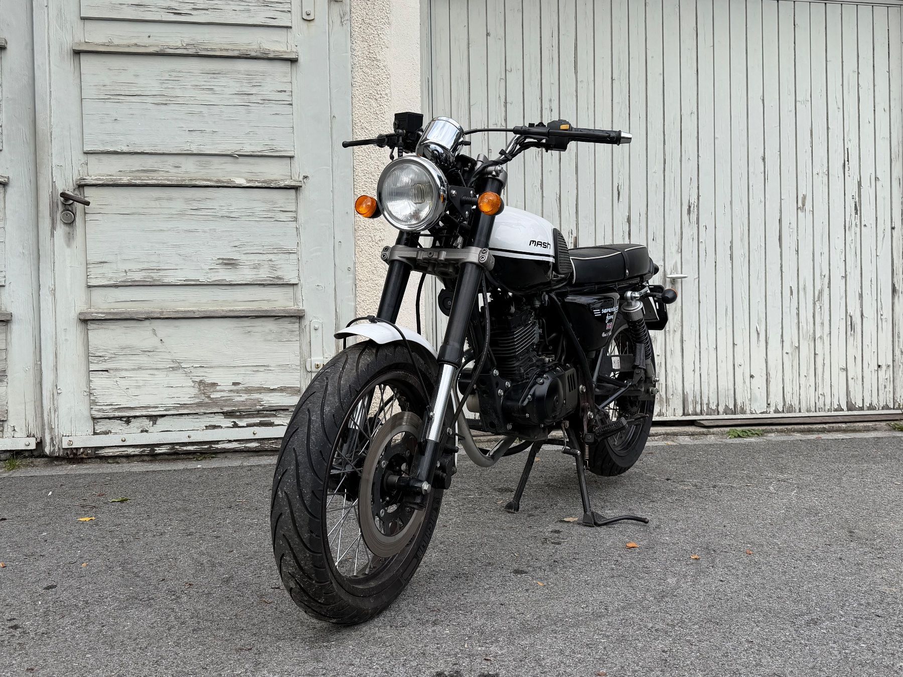 Mash 125 Seventy-Five 11TKM Cafe Racer Bobber Ab 16 Fahrbar (Gebraucht ...
