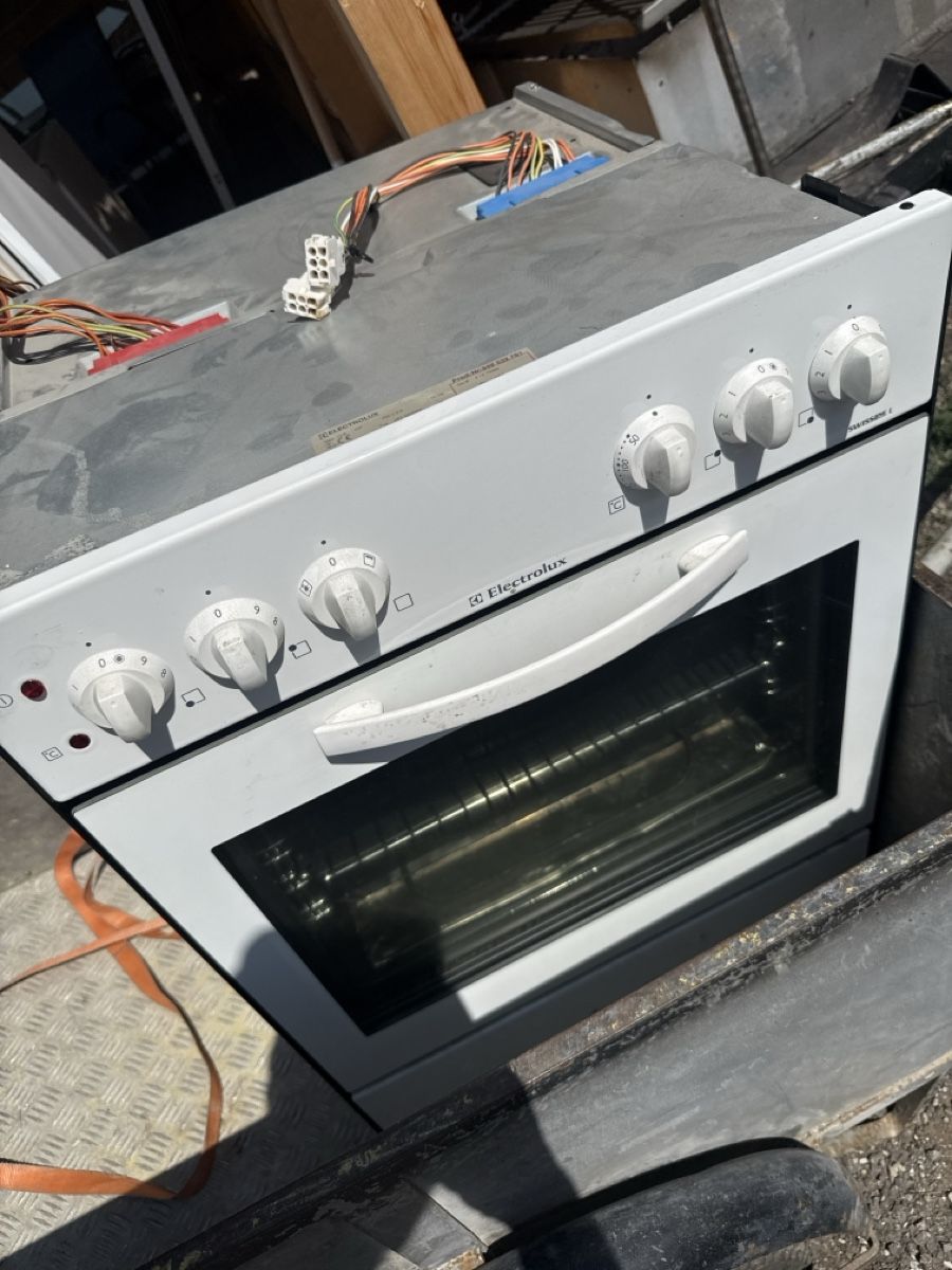 Küchengeräte: Electrolux Elektroherd Typ GE0 G63B00  – Gebraucht aus Langnau i. E. von Acrjl