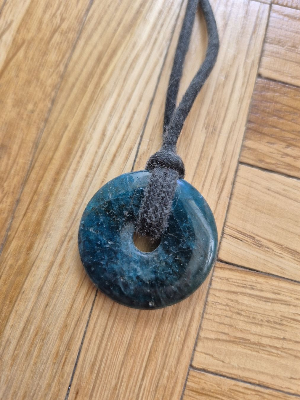 Catenine: Blauer Apatit anhänger – Usato da Richterswil venduto da Bardock0124