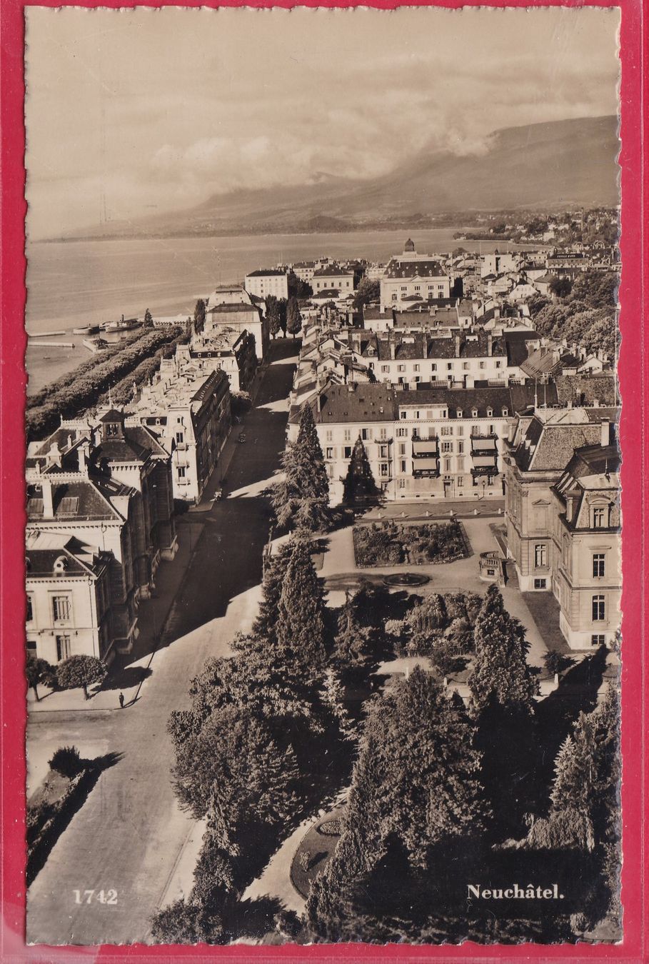 Cartoline postali: NEUCHATEL, 1942 – Usato da Oberrieden venduto da Gebirgsstelze