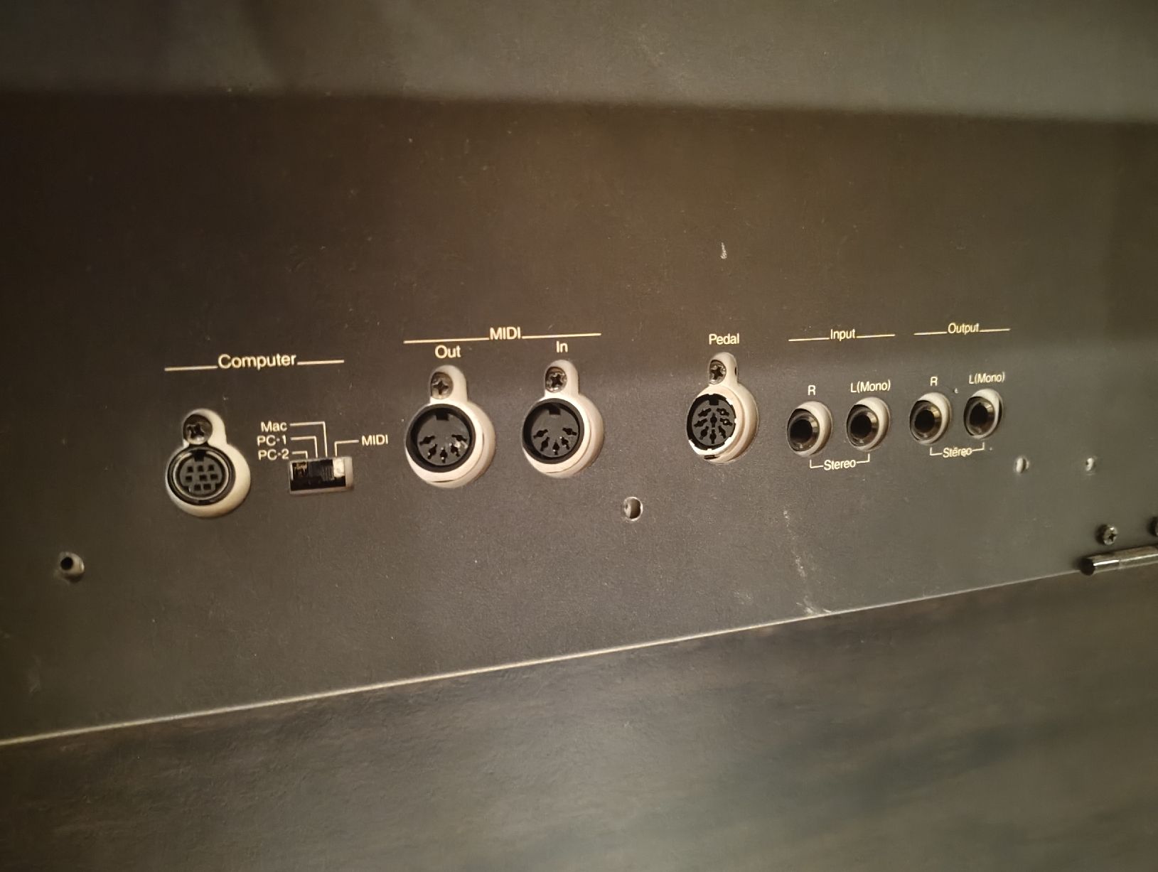 Roland Strumenti musicali: Roland HP 330 Digital Piano - Defekt – Difettoso da Au SG venduto da saurer-2DM 3