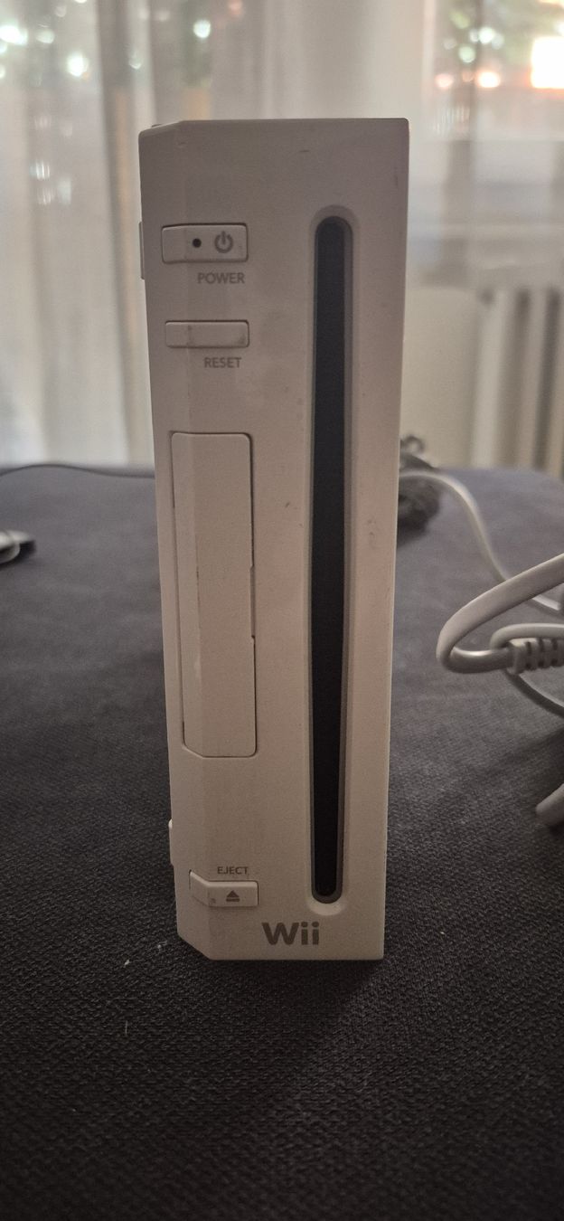 Nintendo Console: WII KONSOLE CONSOLE + 1 CONTROLLER + WII SPORTS COMPLET  – Usato da Grand-Lancy venduto da luc111 6