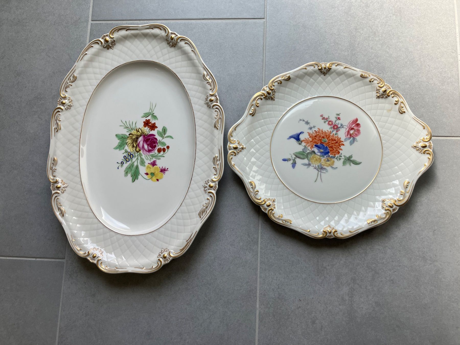 Set di piatti: Dîner complet peint à la main – Nuovo (secondo la descrizione) da Cortaillod venduto da car_f6v6 1
